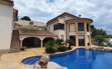 Villa for sale in Teulada / Spain
