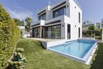Thumbnail 1 of Villa for sale in Marbella / Spain #47037
