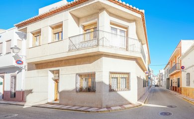 Townhouse for sale in Gata De Gorgos / Spain