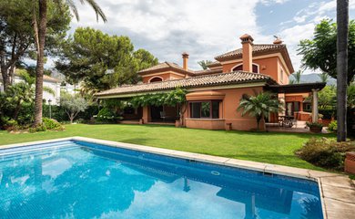 Villa for sale in Marbella / Spain