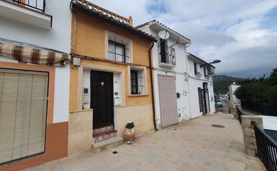 Townhouse for sale in Sagra / Spain