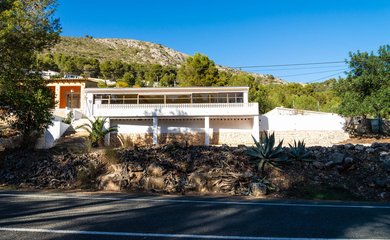 Commercial for sale in Alcalali / Spain