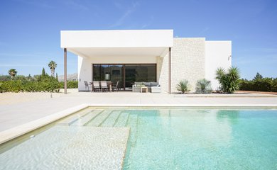 Villa for sale in Beniarbeig / Spain