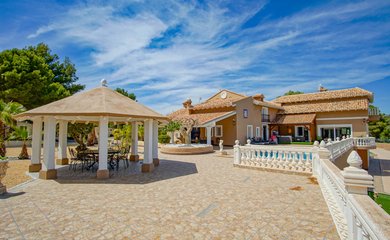 Villa for sale in La Nucia / Spain