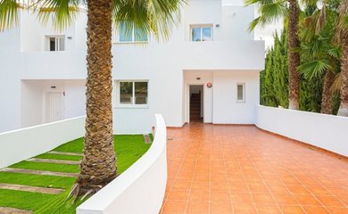 Villa for sale in Alcalali / Spain