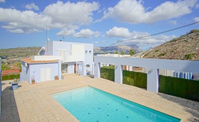 Villa for sale in Pedreguer / Spain
