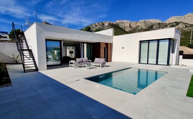 Villa for sale in Polop / Spain